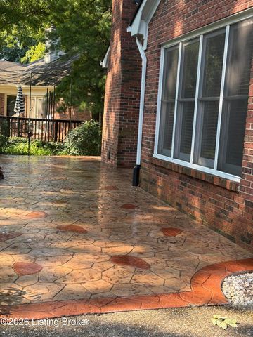 703 Foxgate Rd, Louisville, KY 40223