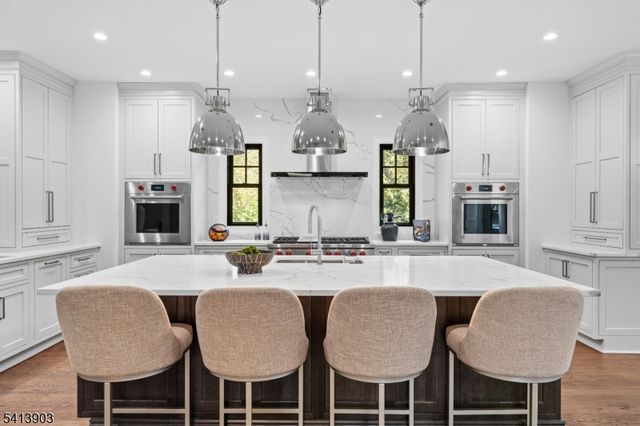 330 HARTSHORN DRIVE, Millburn Twp., NJ 07078