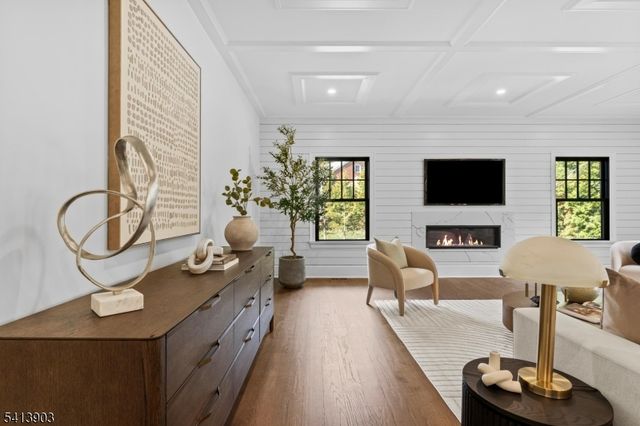 330 HARTSHORN DRIVE, Millburn Twp., NJ 07078