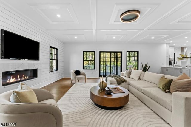 330 HARTSHORN DRIVE, Millburn Twp., NJ 07078