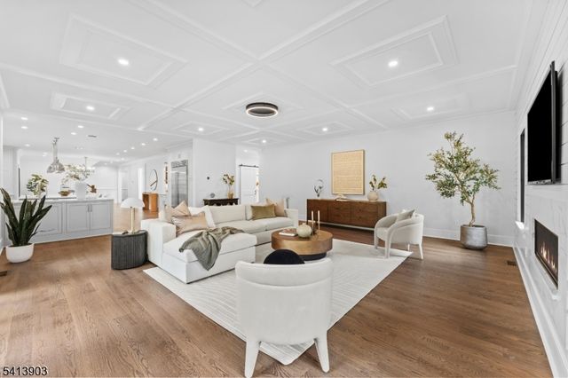 330 HARTSHORN DRIVE, Millburn Twp., NJ 07078