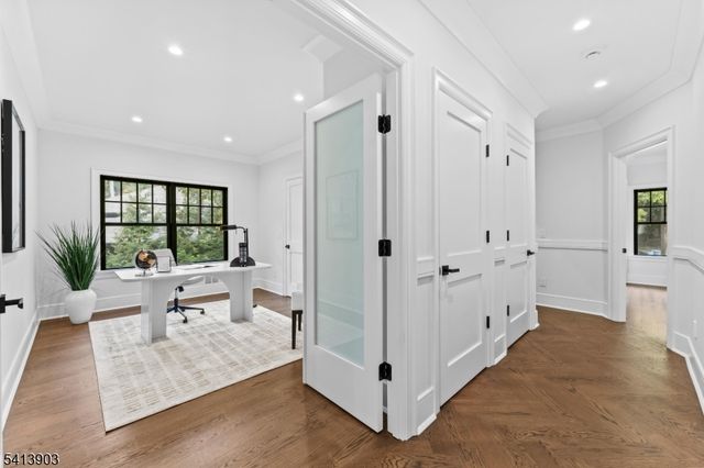 330 HARTSHORN DRIVE, Millburn Twp., NJ 07078