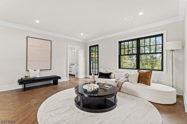 330 HARTSHORN DRIVE, Millburn Twp., NJ 07078