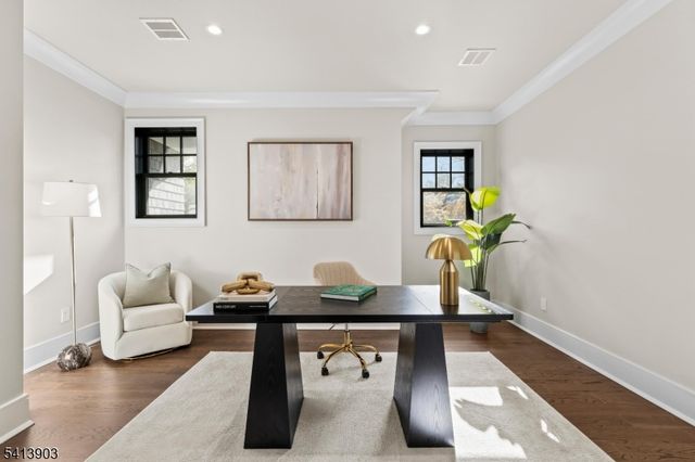 330 HARTSHORN DRIVE, Millburn Twp., NJ 07078