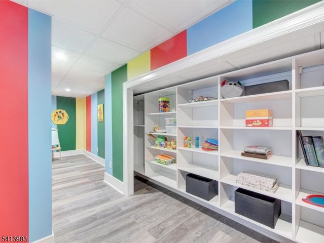 330 HARTSHORN DRIVE, Millburn Twp., NJ 07078