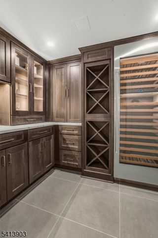 330 HARTSHORN DRIVE, Millburn Twp., NJ 07078