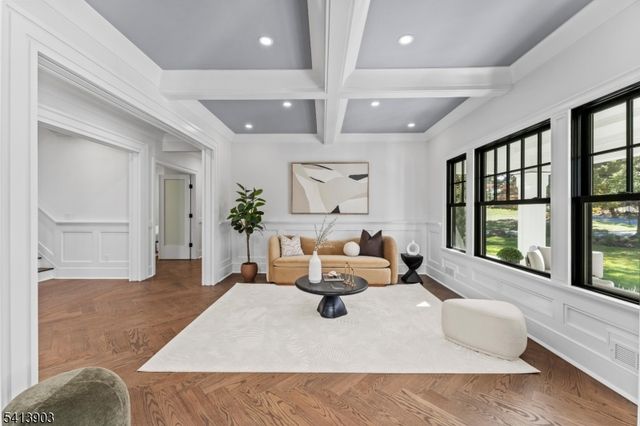 330 HARTSHORN DRIVE, Millburn Twp., NJ 07078