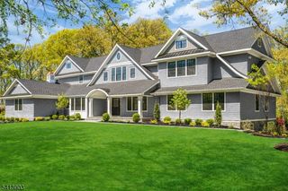 330 HARTSHORN DRIVE, Millburn Twp., NJ 07078