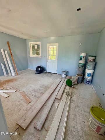 1422 Suncrest Drive, Kingsport, TN 37665