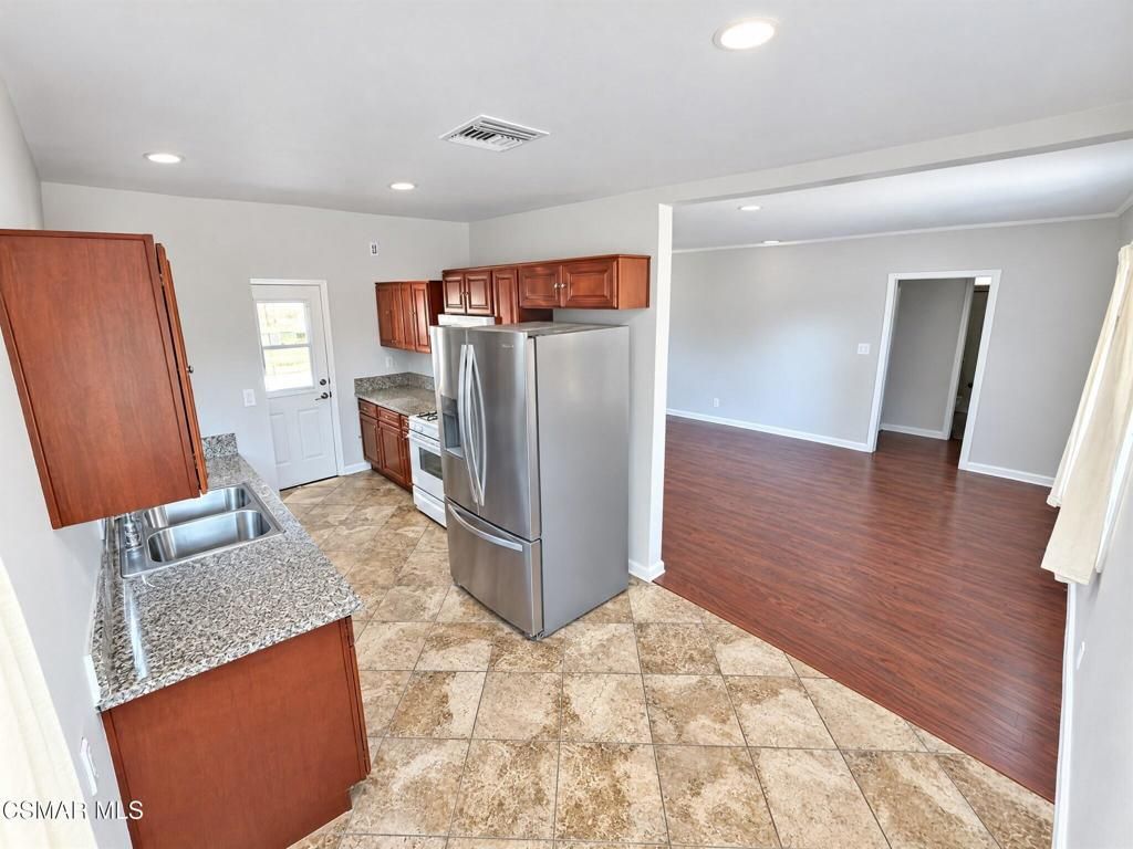 10449 Chandler Boulevard, North Hollywood, CA 91601 — photo 4