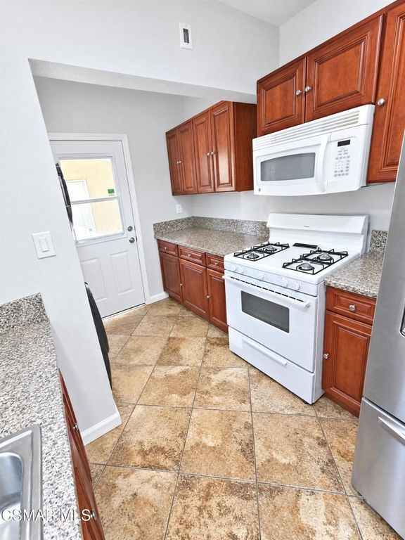 10449 Chandler Boulevard, North Hollywood, CA 91601 — photo 5