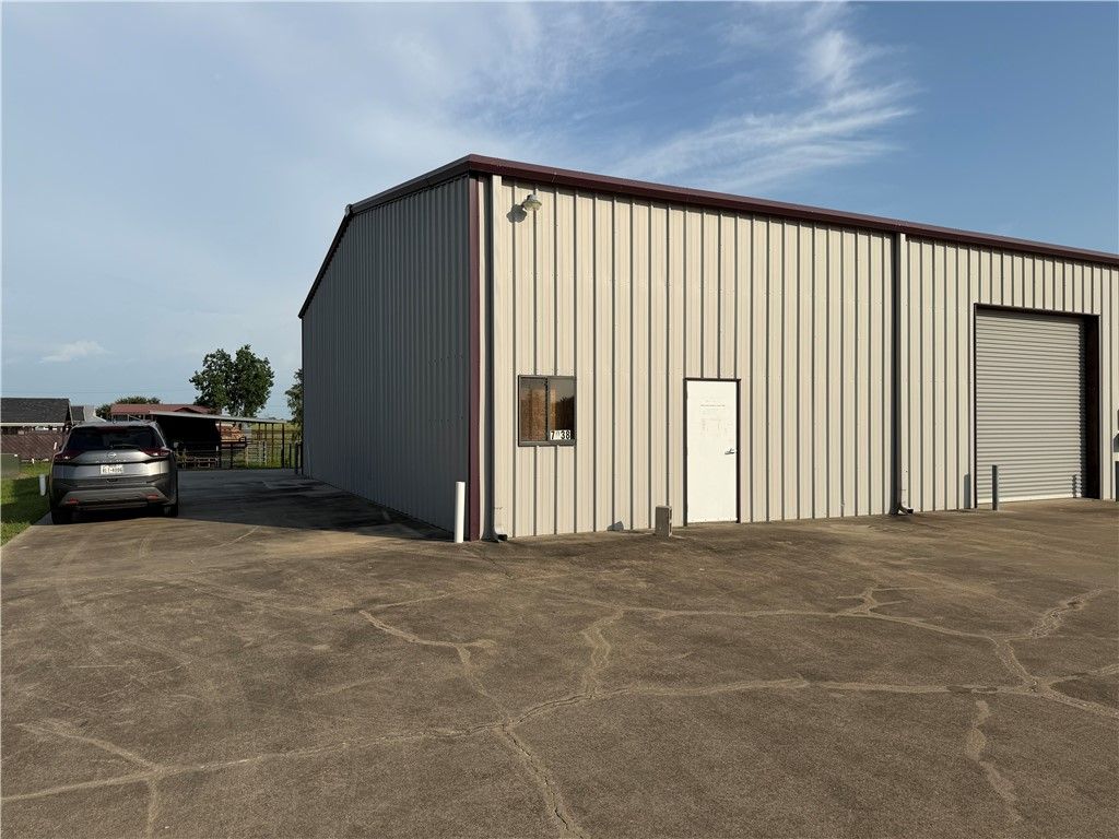 7038 Coyote Run Road, Bryan, TX 77808 — exterior