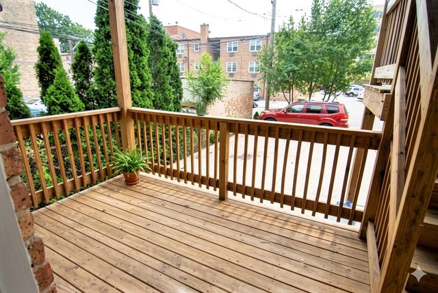 2065 W Jarvis Avenue 3E, Chicago, IL 60645