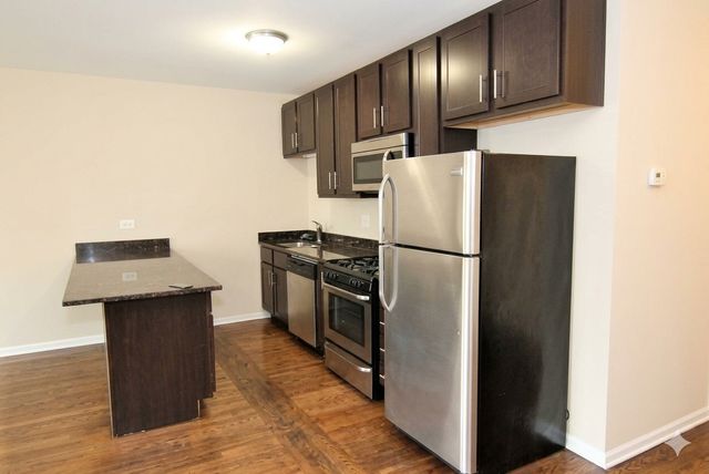 2065 W Jarvis Avenue 3E, Chicago, IL 60645