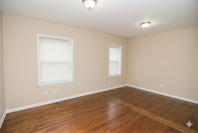 2065 W Jarvis Avenue 3E, Chicago, IL 60645