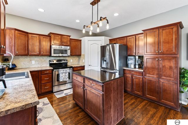 4320 S 202nd Avenue, Omaha, NE 68135