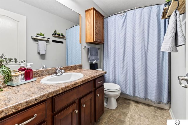 4320 S 202nd Avenue, Omaha, NE 68135