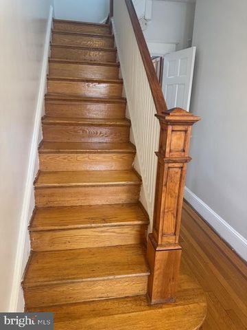 812 EMERSON ST NW, Washington, DC 20011