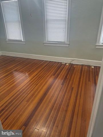 812 EMERSON ST NW, Washington, DC 20011