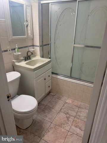 812 EMERSON ST NW, Washington, DC 20011