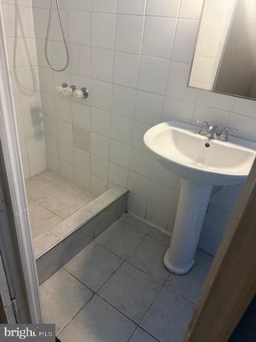 812 EMERSON ST NW, Washington, DC 20011