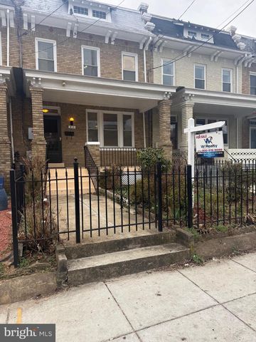 812 EMERSON ST NW, Washington, DC 20011