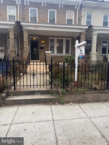 812 EMERSON ST NW, Washington, DC 20011