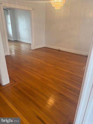 812 EMERSON ST NW, Washington, DC 20011