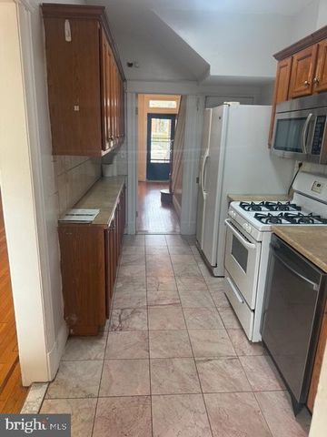 812 EMERSON ST NW, Washington, DC 20011