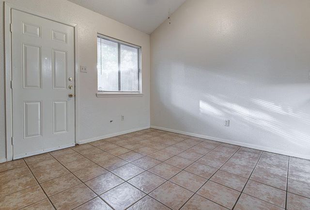 300 Villa Oaks CIR A, Austin, TX 78745