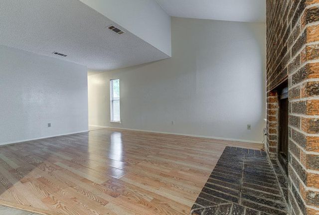 300 Villa Oaks CIR A, Austin, TX 78745