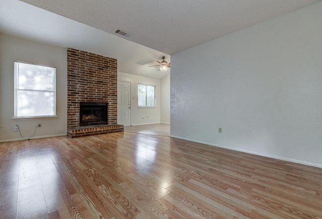300 Villa Oaks CIR A, Austin, TX 78745