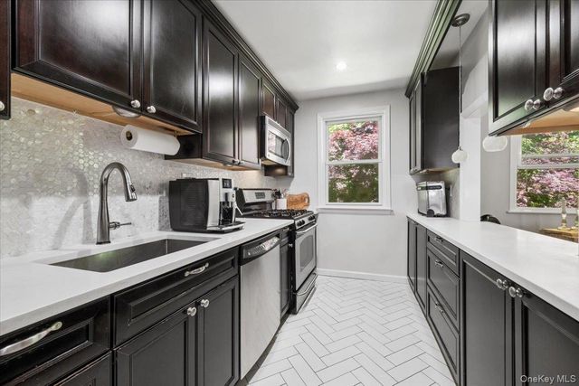 51 Avon Circle D, Rye Brook, NY 10573