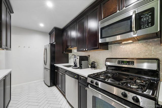 51 Avon Circle D, Rye Brook, NY 10573