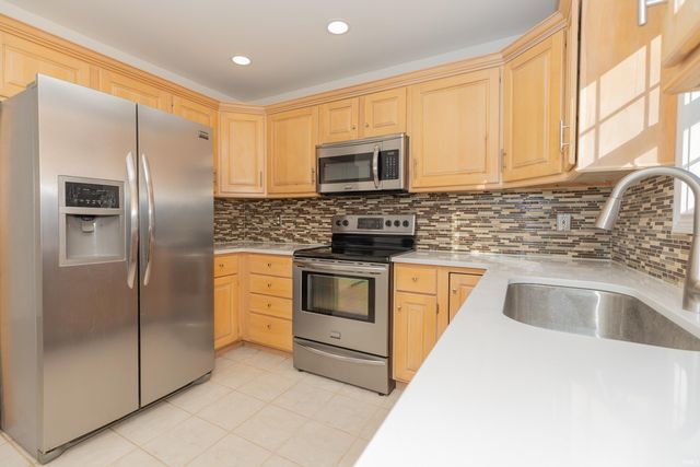 3466 Eastbrooke Court, Newburgh, IN 47630