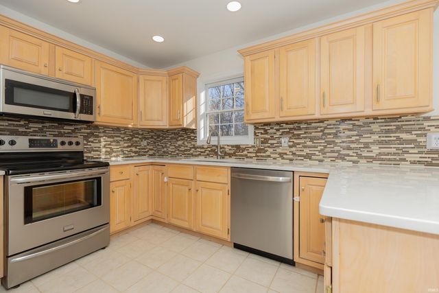 3466 Eastbrooke Court, Newburgh, IN 47630