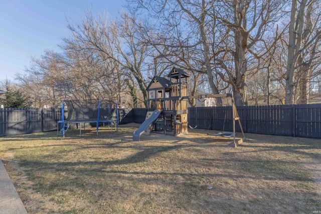 3466 Eastbrooke Court, Newburgh, IN 47630