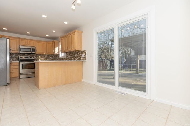 3466 Eastbrooke Court, Newburgh, IN 47630