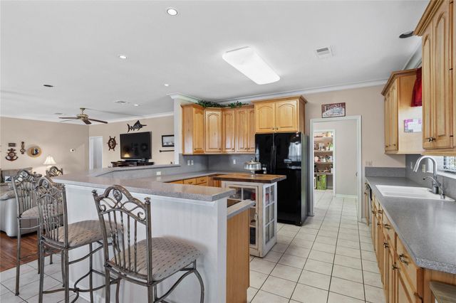 2071 County Road 291, Bay City, TX 77414