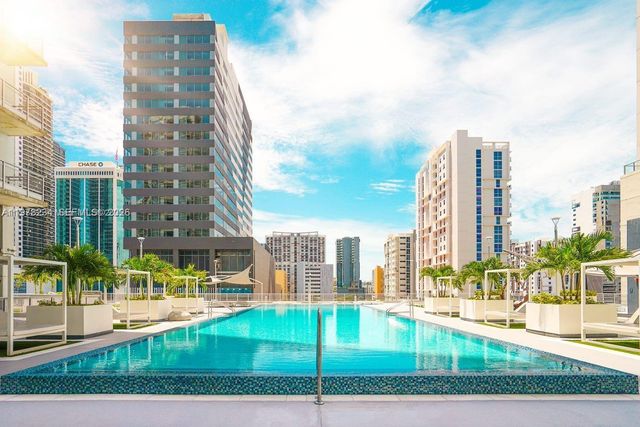 690 SW 1st Ct 2726, Miami, FL 33130