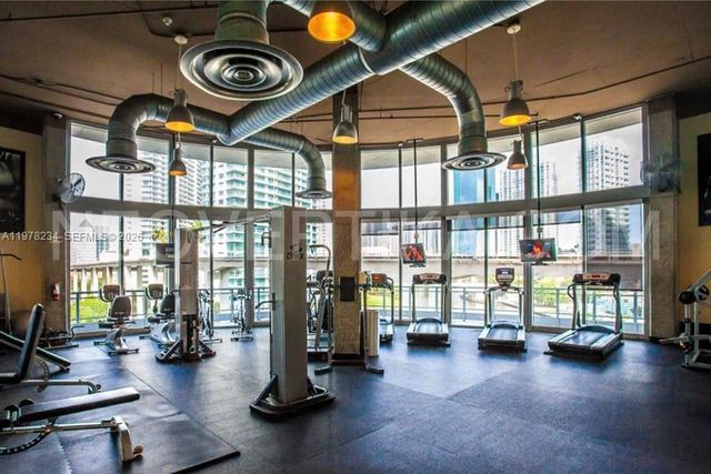 690 SW 1st Ct 2726, Miami, FL 33130