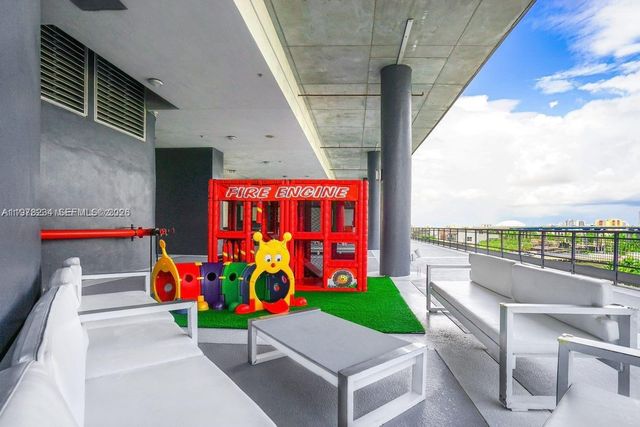 690 SW 1st Ct 2726, Miami, FL 33130