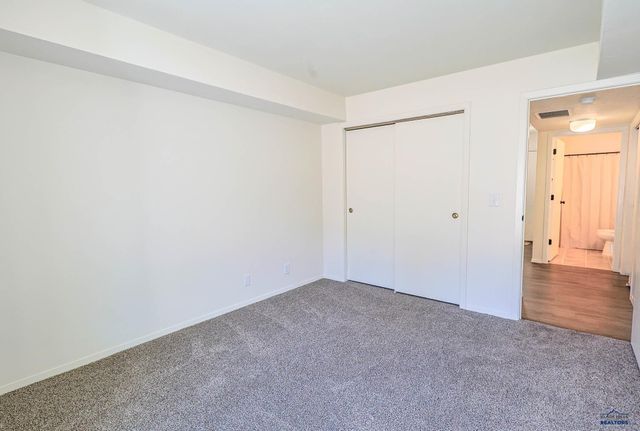 3952 FAIRWAY HILLS DR, Rapid City, SD 57702