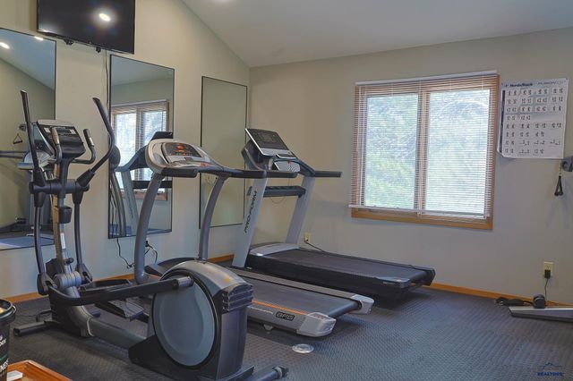3952 FAIRWAY HILLS DR, Rapid City, SD 57702