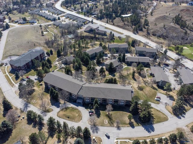 3952 FAIRWAY HILLS DR, Rapid City, SD 57702