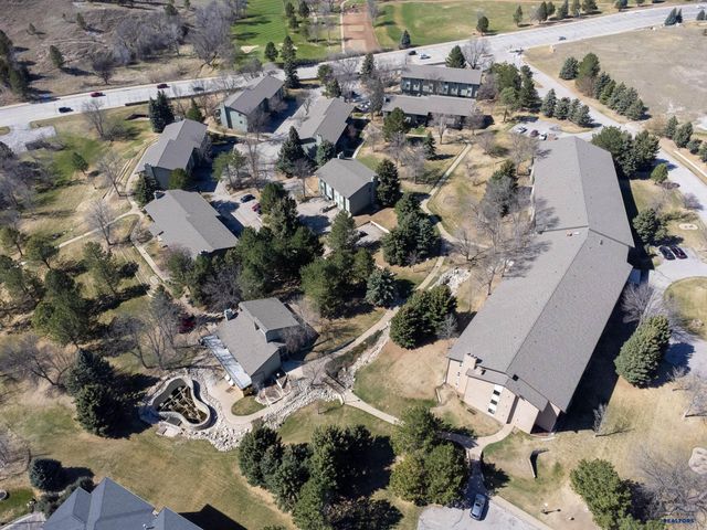3952 FAIRWAY HILLS DR, Rapid City, SD 57702