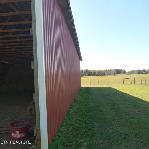 890 Fairview Rd, Tellico Plains, TN 37385