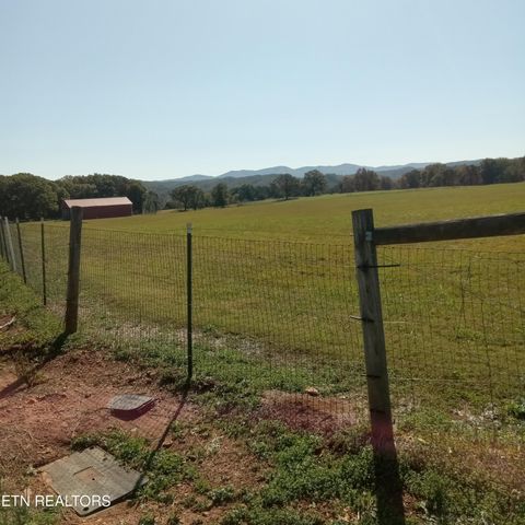 890 Fairview Rd, Tellico Plains, TN 37385