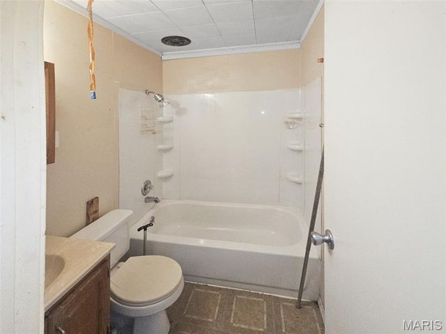 128 Saint Thomas Lane, East St Louis, IL 62206