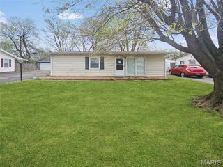 128 Saint Thomas Lane, East St Louis, IL 62206